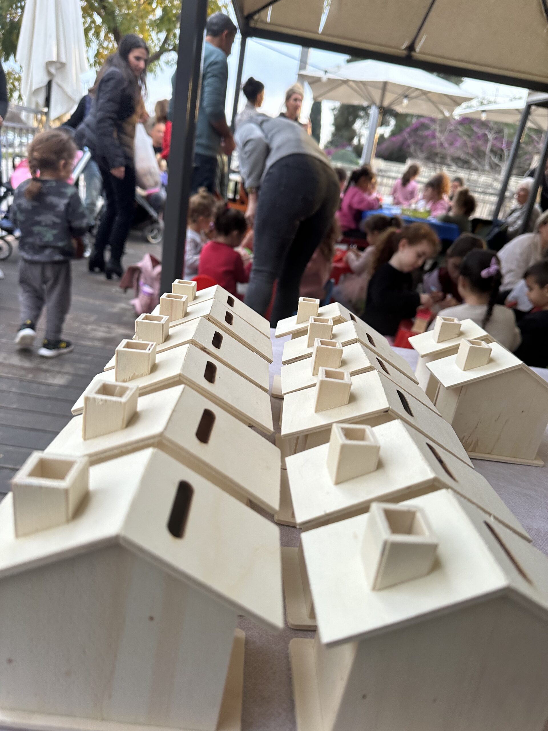 קופת חיסכון אישית בעמדת יצירה לילדים של ג'מבו הפקות