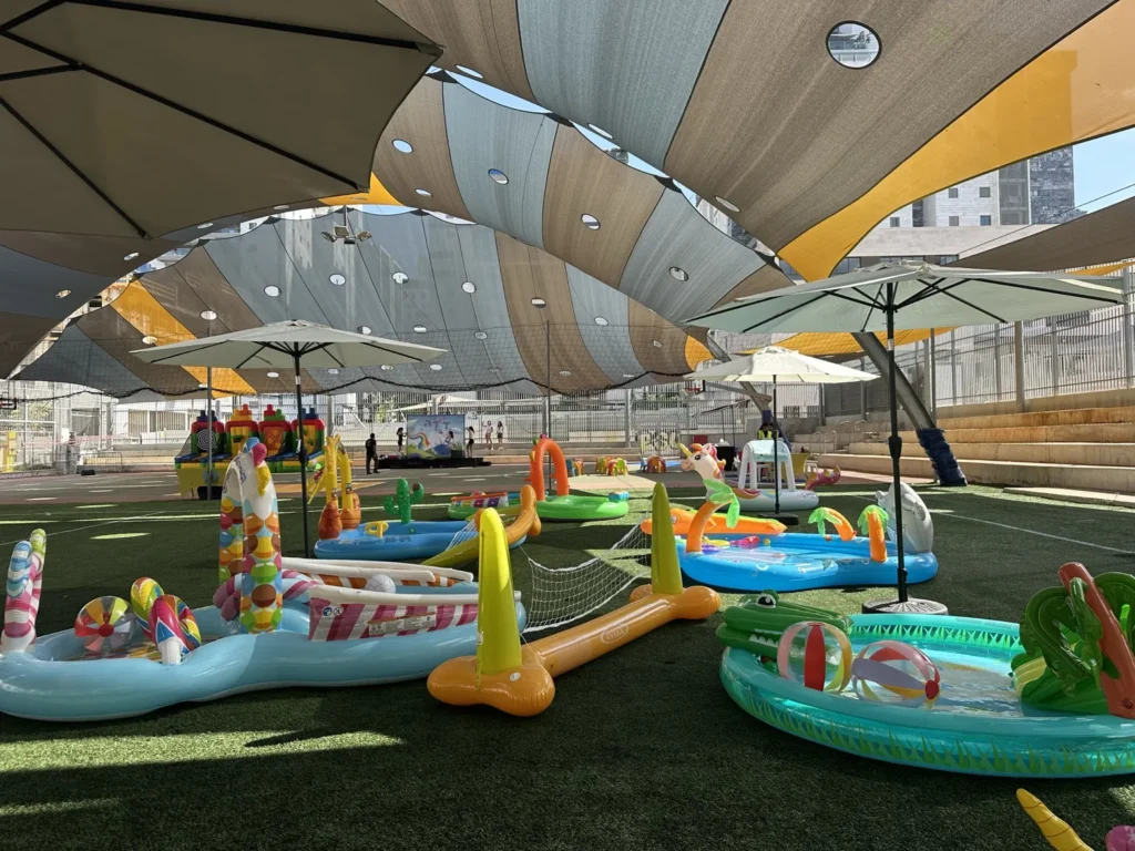 בריכות מתנפחים לילדים מגניב ושמח