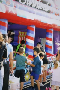 עמדת קרנבל מתנפח באירוע אור יהודה מתחם לב הפארק-אטרקציות לעסקים של ג'מבו הפקות