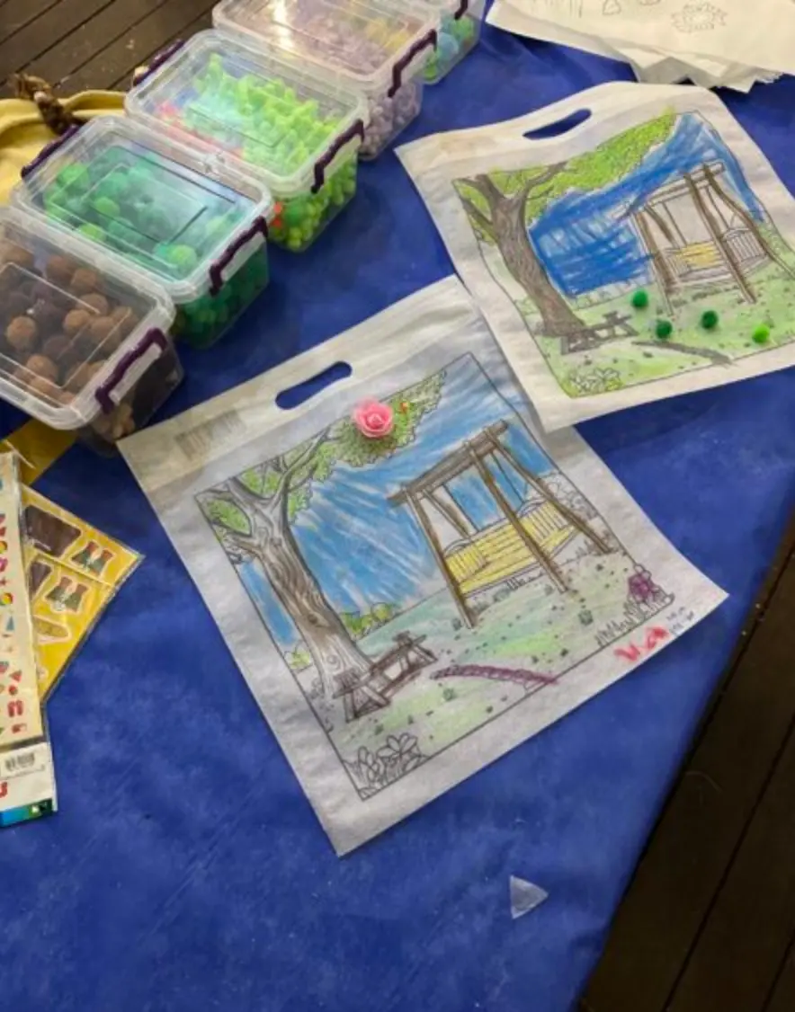 יצירה לילדים תיק קטן-בעמדות יצירה .אטרקציה מושלמת לילדים קטנים